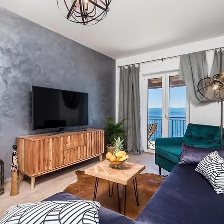 1 Bedroom Awesome In Apartment